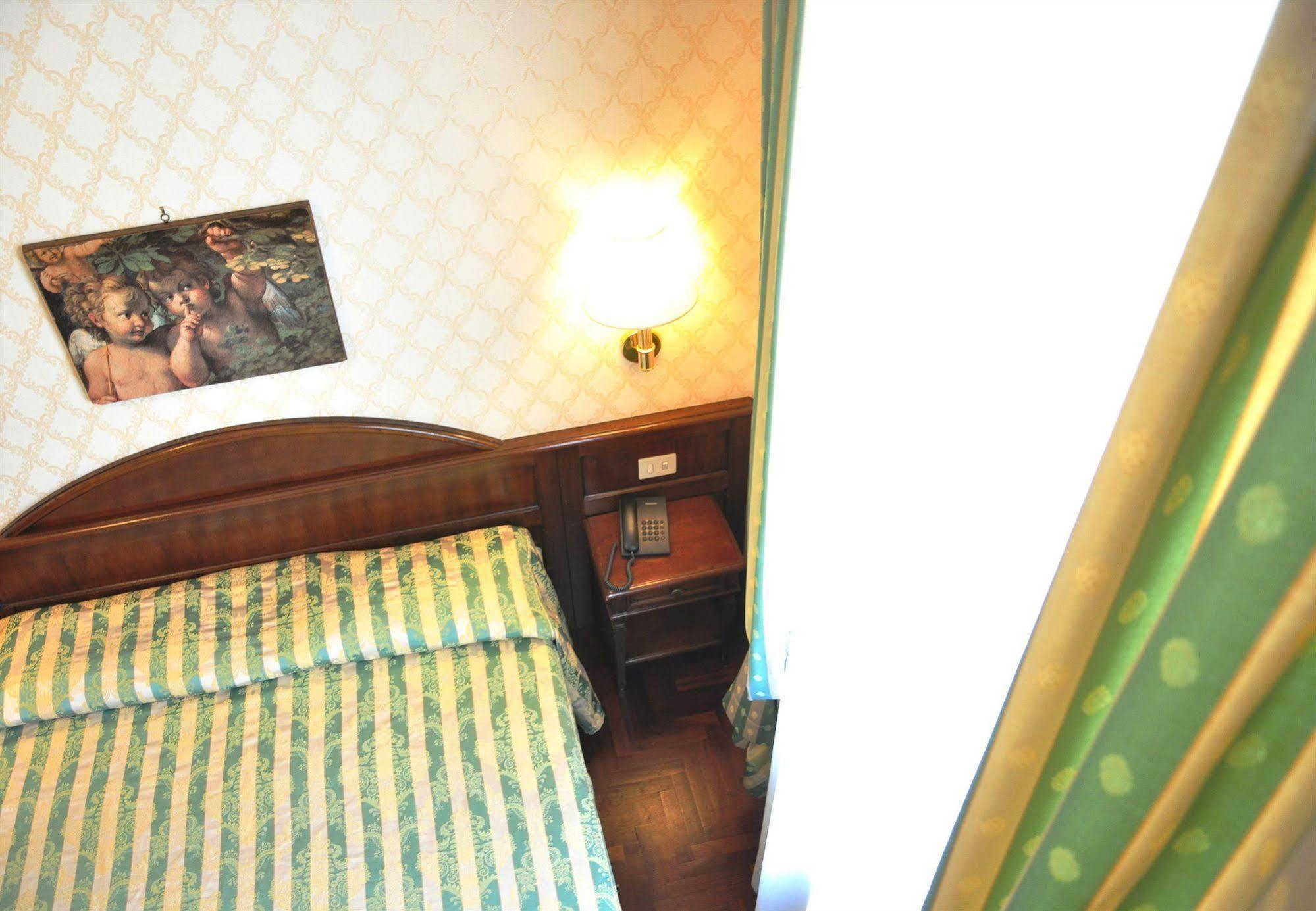 Hotel Boccaccio Florence Luaran gambar
