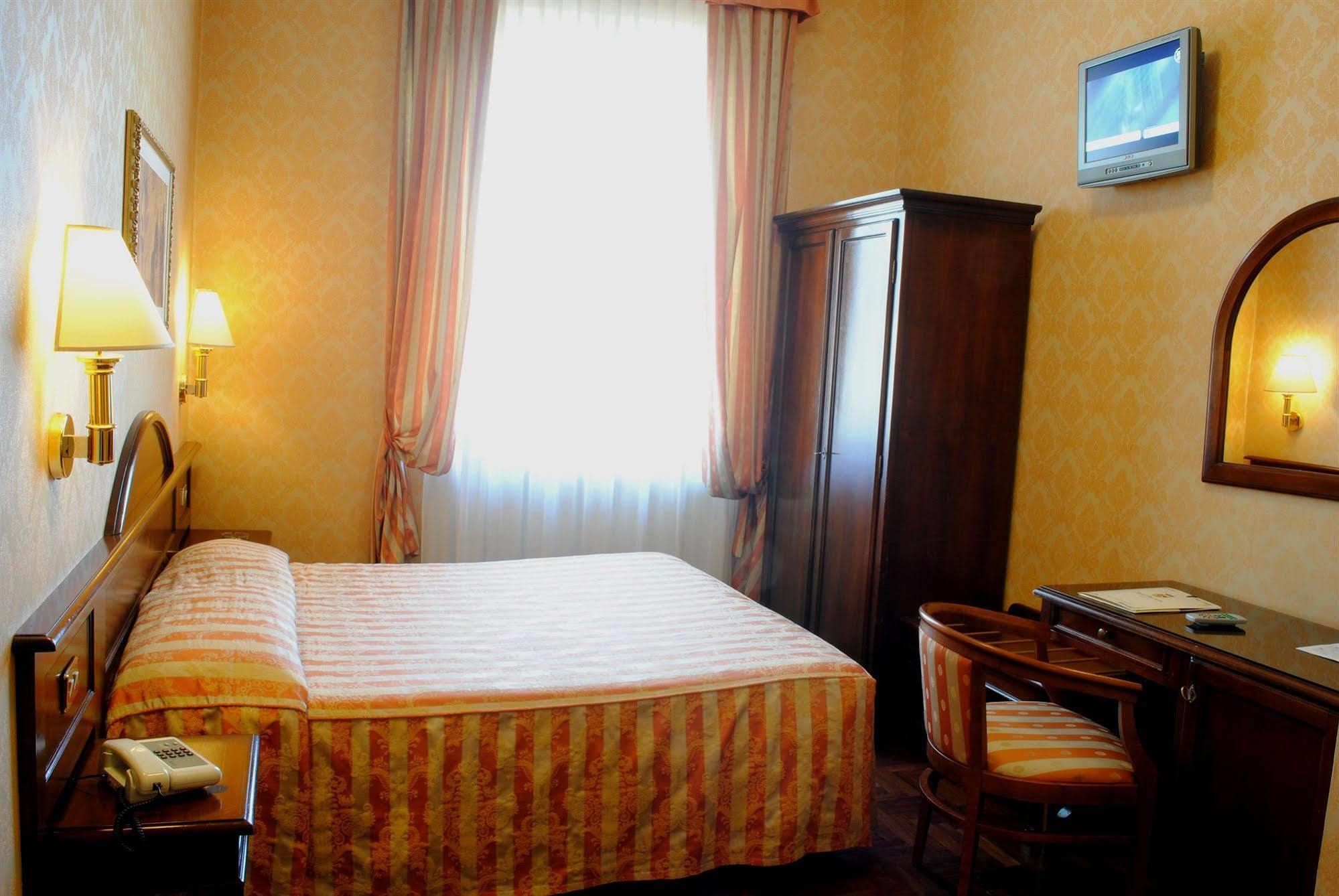 Hotel Boccaccio Florence Luaran gambar