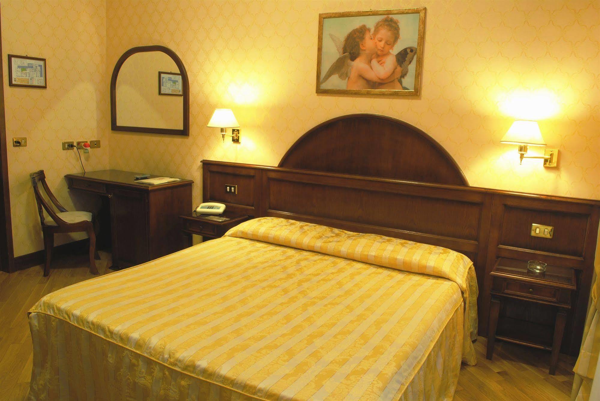 Hotel Boccaccio Florence Luaran gambar