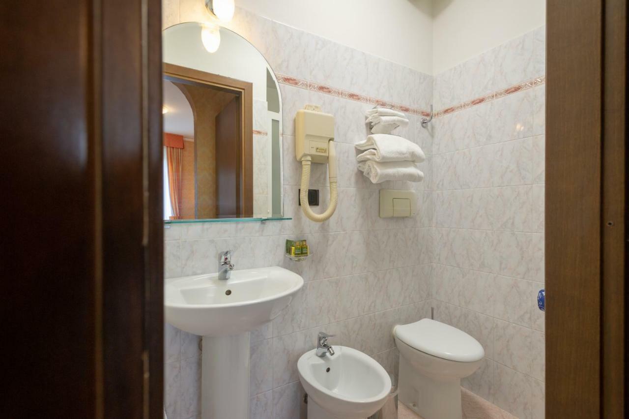Hotel Boccaccio Florence Luaran gambar